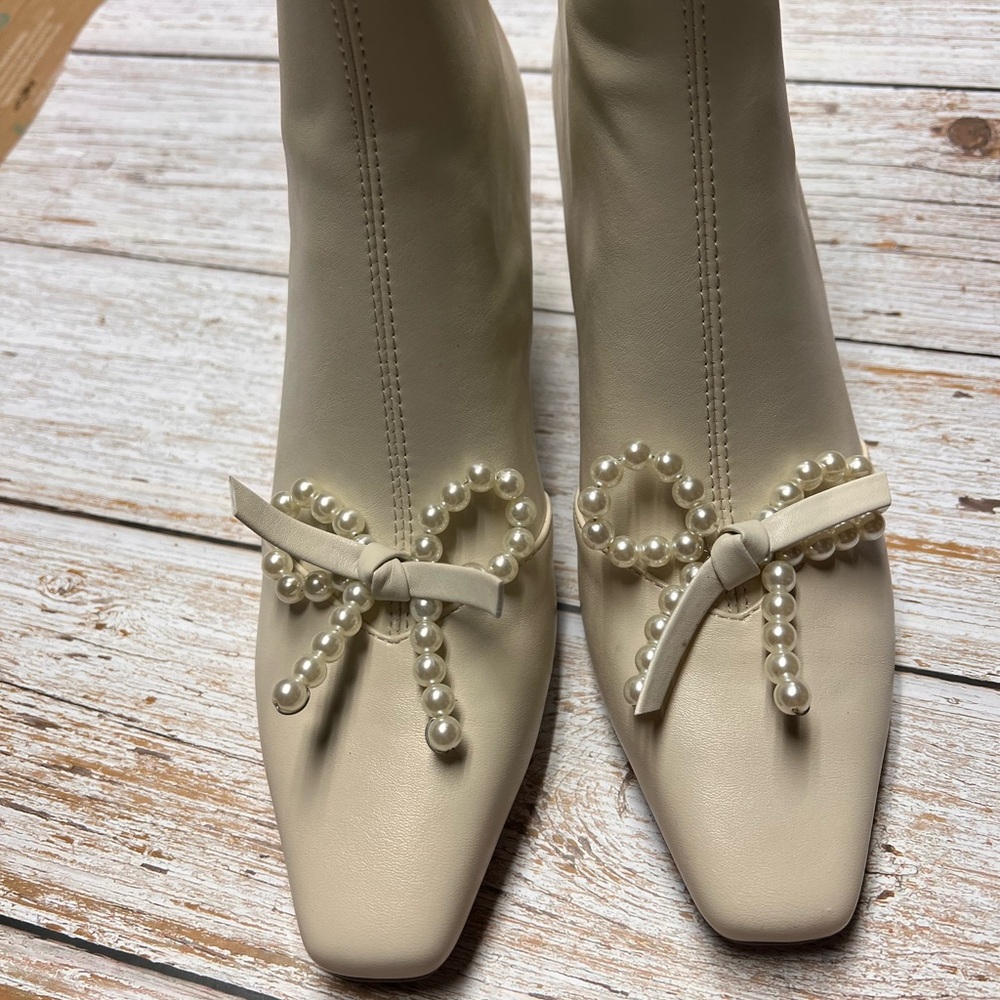 Elegant Cream Pearl-Embellished Women's Boots